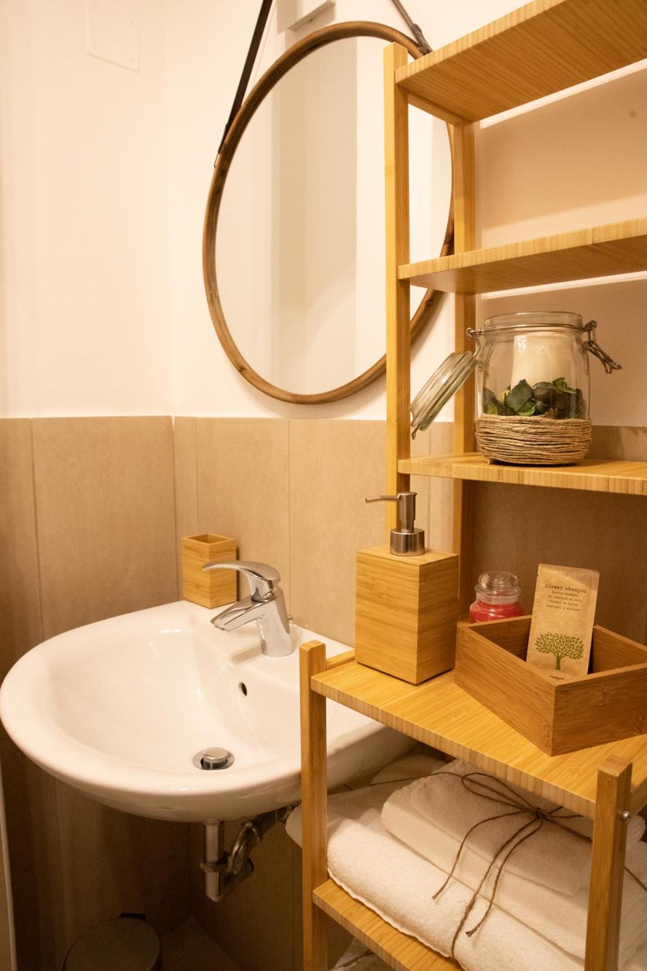 Camera Singola con Bagno Privato Esterno