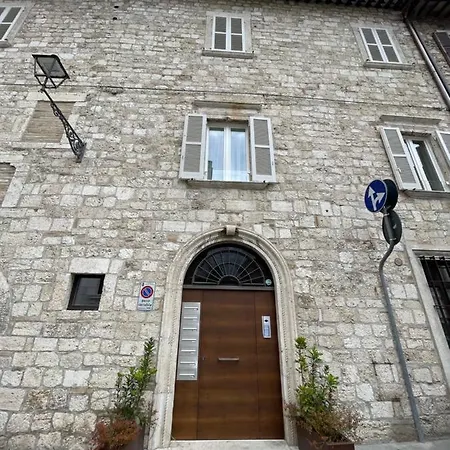 A un passo dalla piazza-3